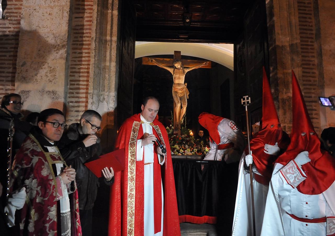 La lluvia suspende la Peregrinación del Santísimo Cristo del Amor y la meditación de las Siete Palabras en Medina del Campo (Valladolid)