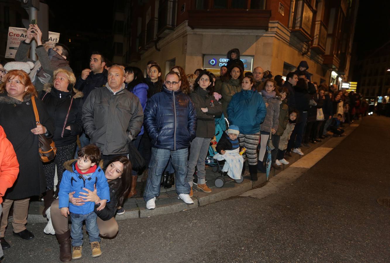 Si estuviste en la Procesión del Rosario del Dolor, búscate en la fotos (1/2)