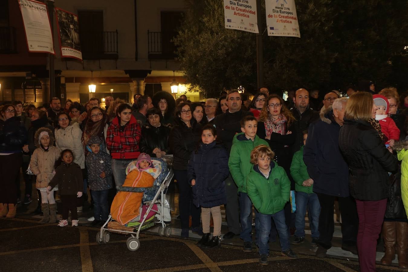 Si estuviste en la Procesión del Rosario del Dolor, búscate en la fotos (1/2)