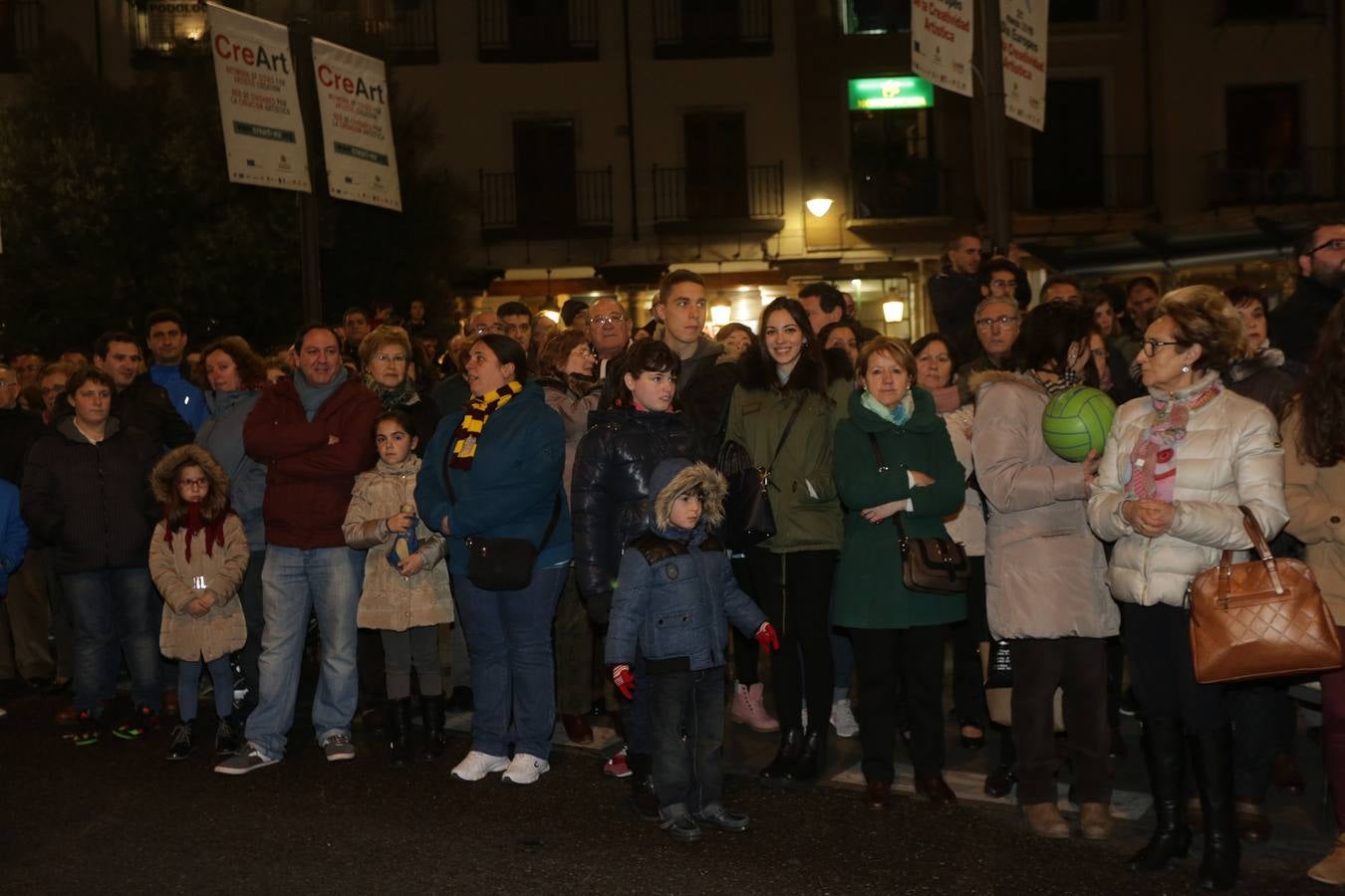 Si estuviste en la Procesión del Rosario del Dolor, búscate en la fotos (1/2)