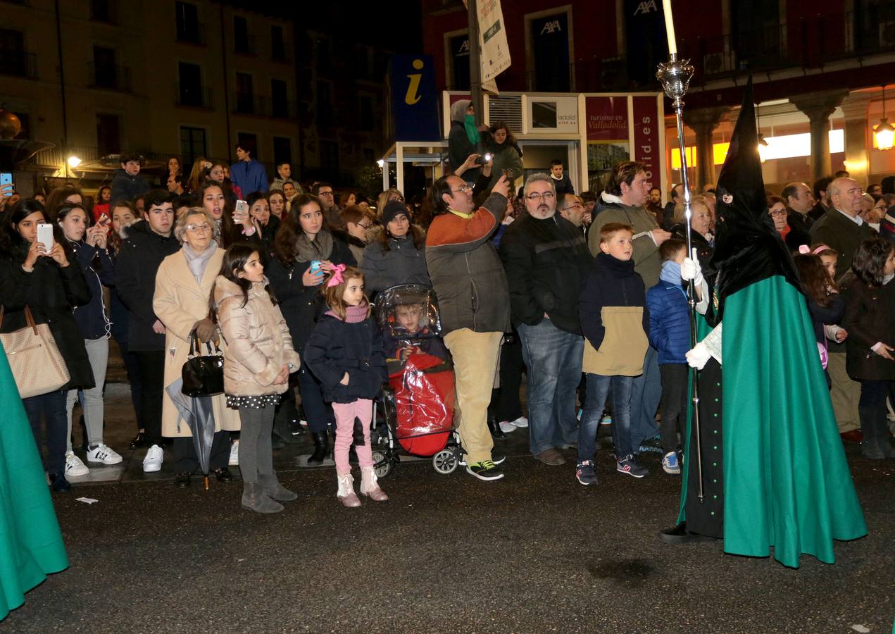Si estuviste en la Procesión del Rosario del Dolor, búscate en la fotos (1/2)