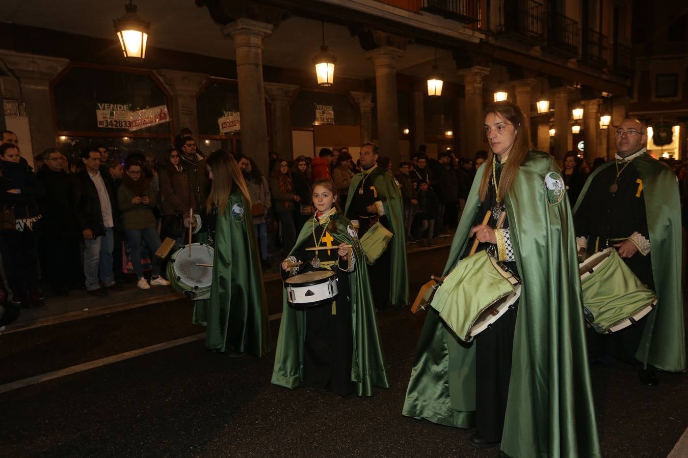 Si estuviste en la Procesión del Rosario del Dolor, búscate en la fotos (1/2)