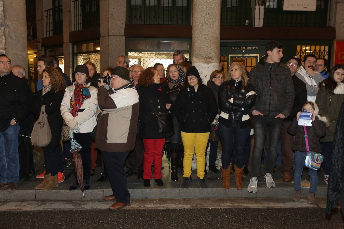 Si estuviste en la Procesión del Rosario del Dolor, búscate en la fotos (1/2)