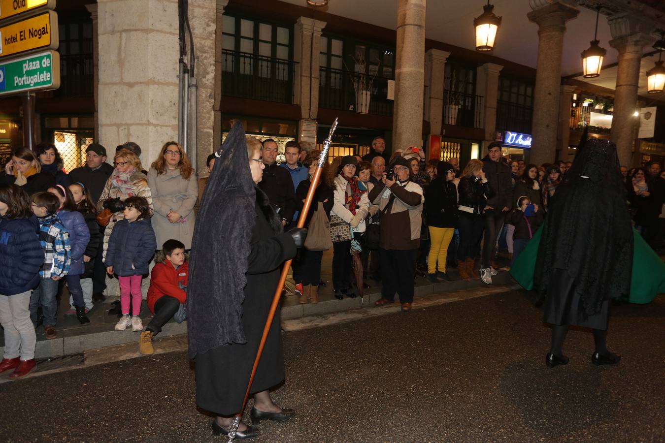 Si estuviste en la Procesión del Rosario del Dolor, búscate en la fotos (1/2)