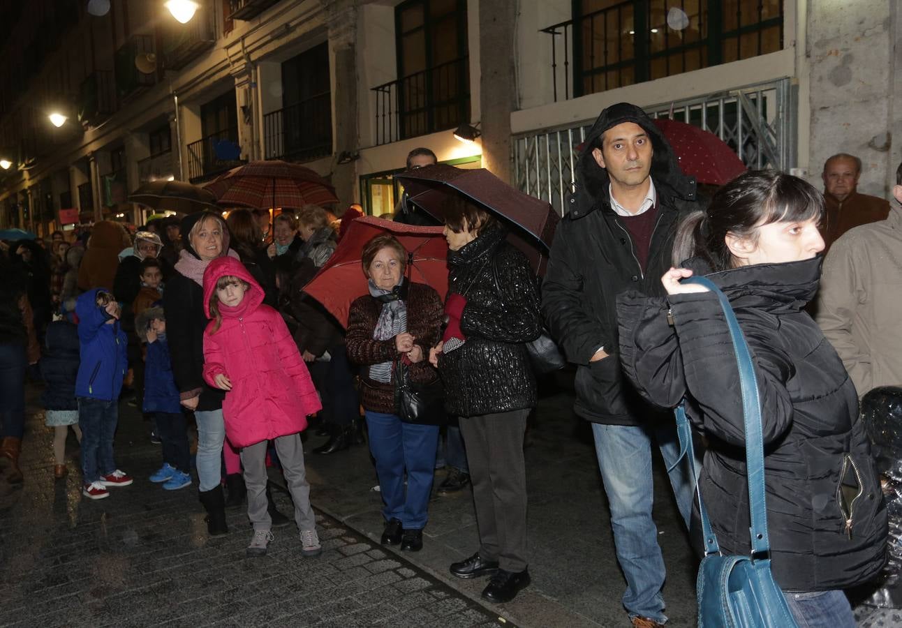 Si estuviste en la Procesión del Rosario del Dolor, búscate en la fotos (2/2)