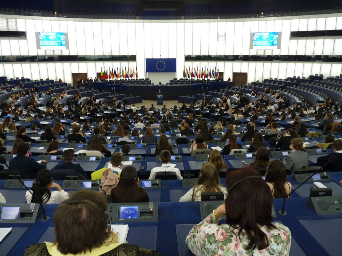 Alumnos del IES Pinar de la Rubia participan en el encuentro Euroscola en Estrasburgo