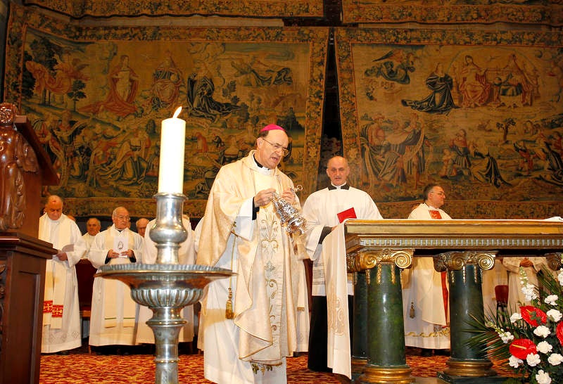 Misa Crismal en la catedral de Palencia