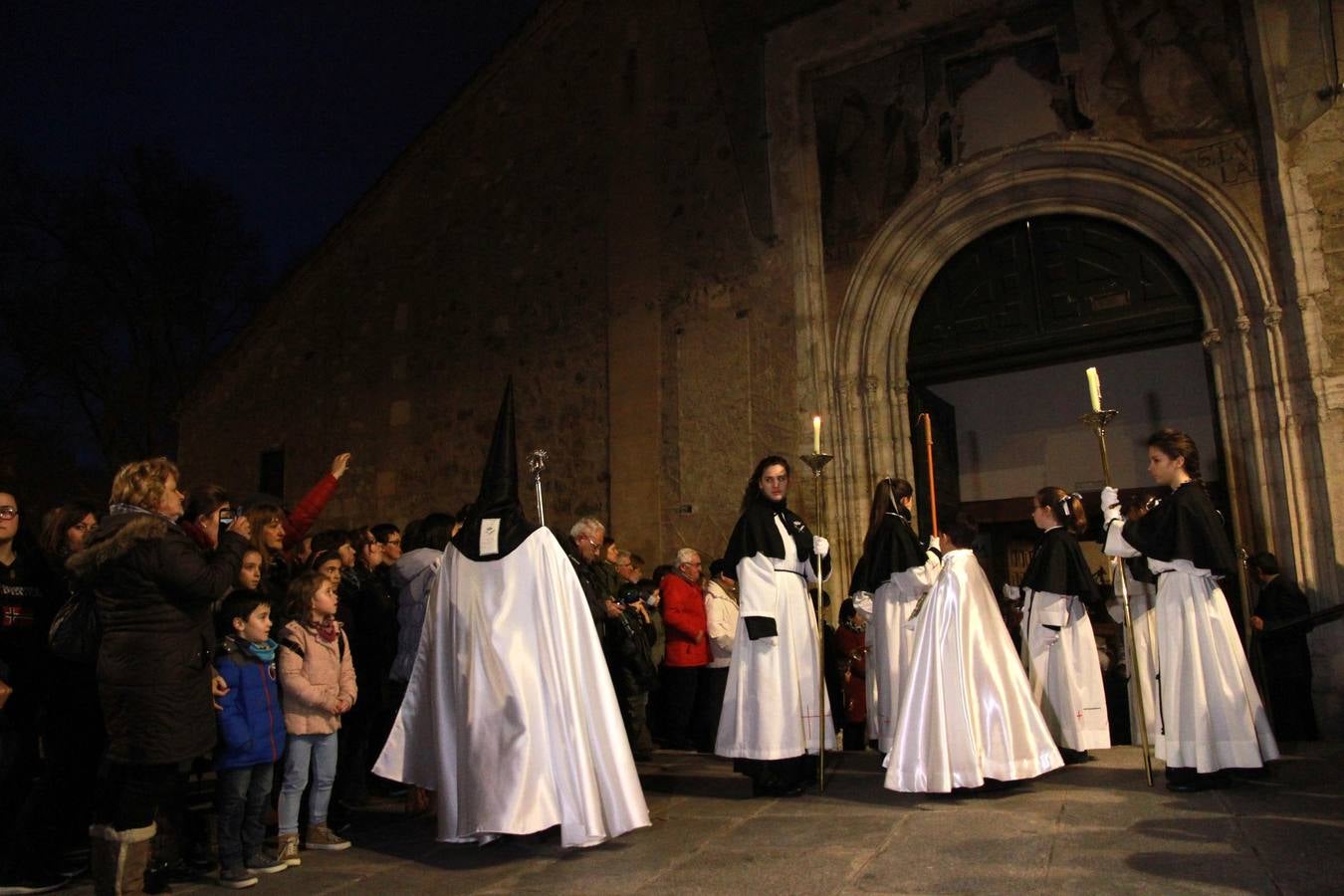 Procesión y Oración de los Cinco Misterios en Segovia (2/2)