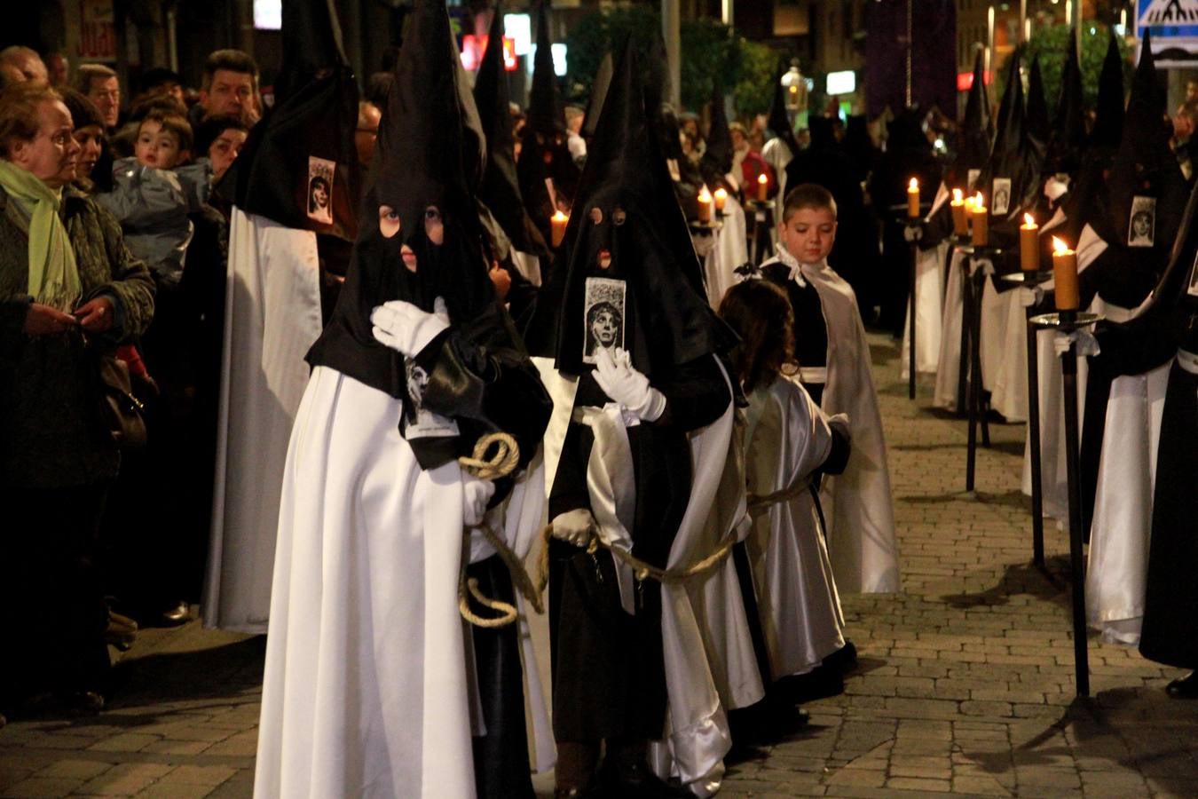 Procesión y Oración de los Cinco Misterios en Segovia (2/2)