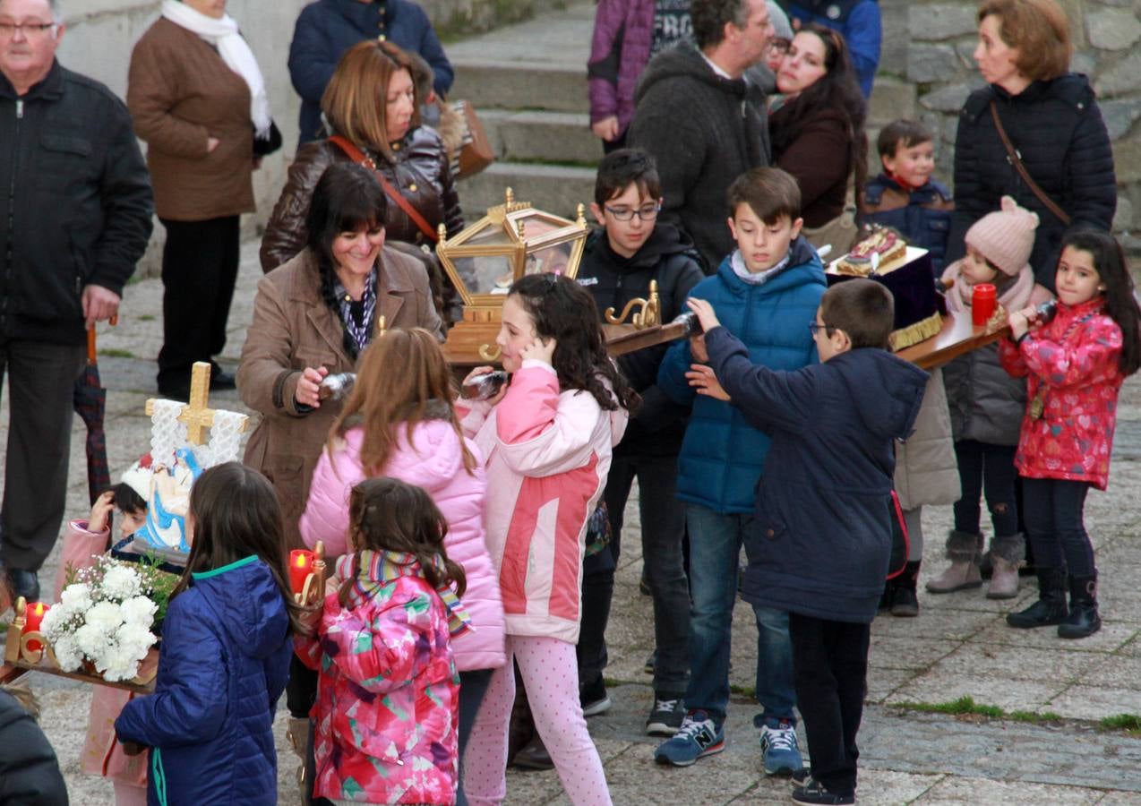 Procesión de la Pasión de Jesucristo por los niños del barrio de  San José de Segovia