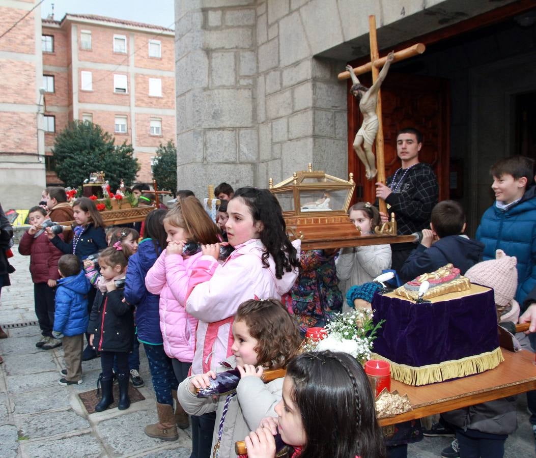 Procesión de la Pasión de Jesucristo por los niños del barrio de  San José de Segovia