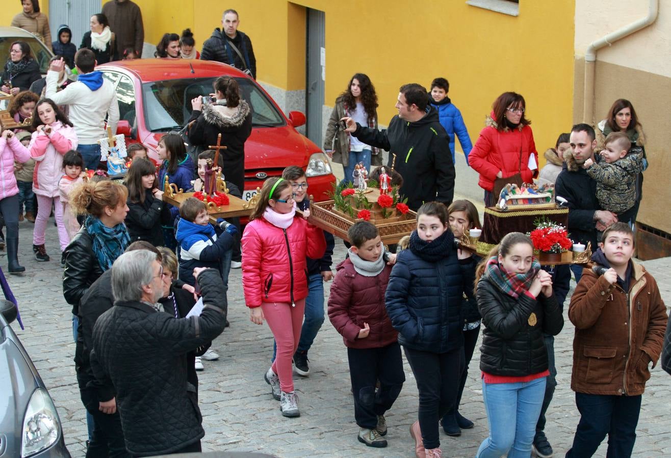 Procesión de la Pasión de Jesucristo por los niños del barrio de  San José de Segovia