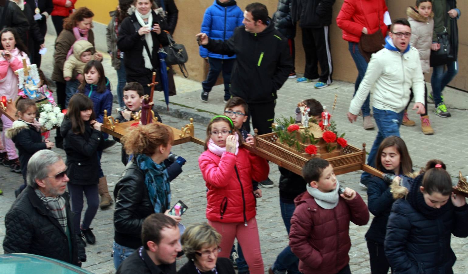 Procesión de la Pasión de Jesucristo por los niños del barrio de  San José de Segovia