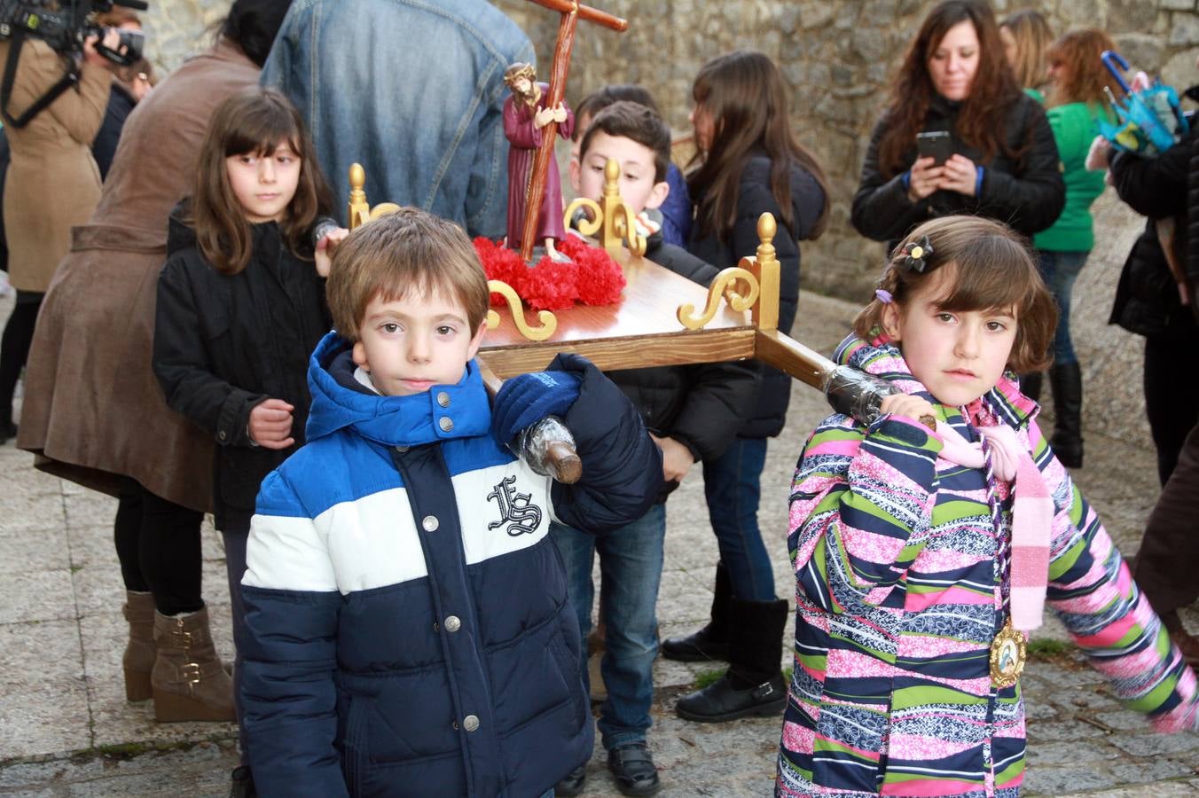 Procesión de la Pasión de Jesucristo por los niños del barrio de  San José de Segovia