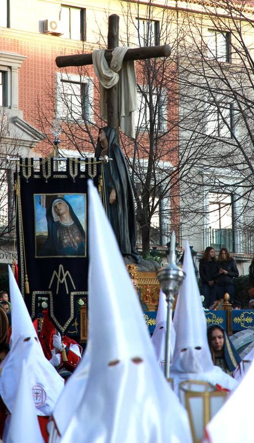 Procesión de Nuestra Señora de la Soledad al Pie de la Cruz y del Santísimo Cristo en su Última Palabra en Segovia