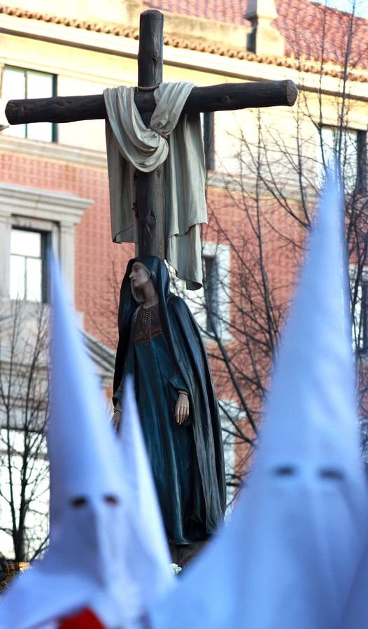 Procesión de Nuestra Señora de la Soledad al Pie de la Cruz y del Santísimo Cristo en su Última Palabra en Segovia