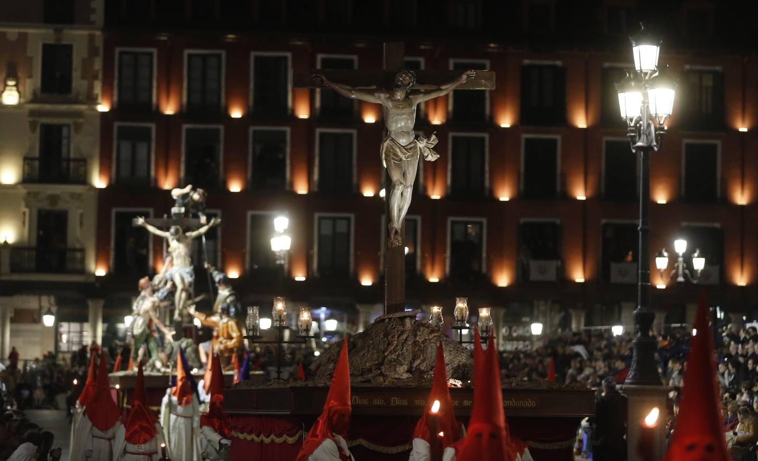 Procesión General de la Sagrada Pasión del Redentor en Valladolid (2/2)