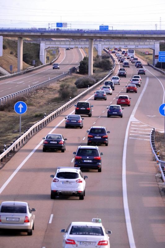 Retenciones en la A-6 entre Ataquines y Villanueva de los Caballeros