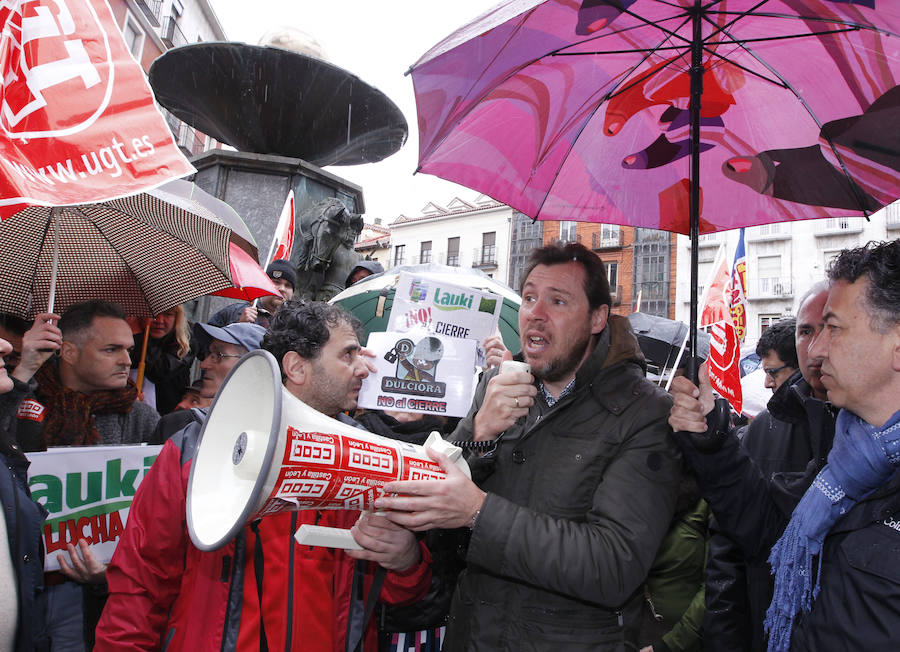 Manifestación en Valladolid contra el cierre de Lauki y Dulciora