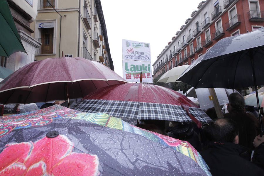 Manifestación en Valladolid contra el cierre de Lauki y Dulciora