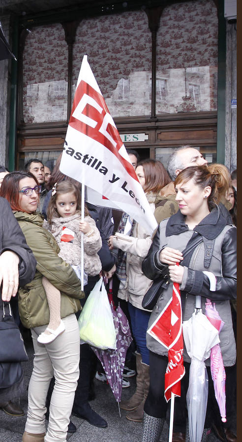 Manifestación en Valladolid contra el cierre de Lauki y Dulciora