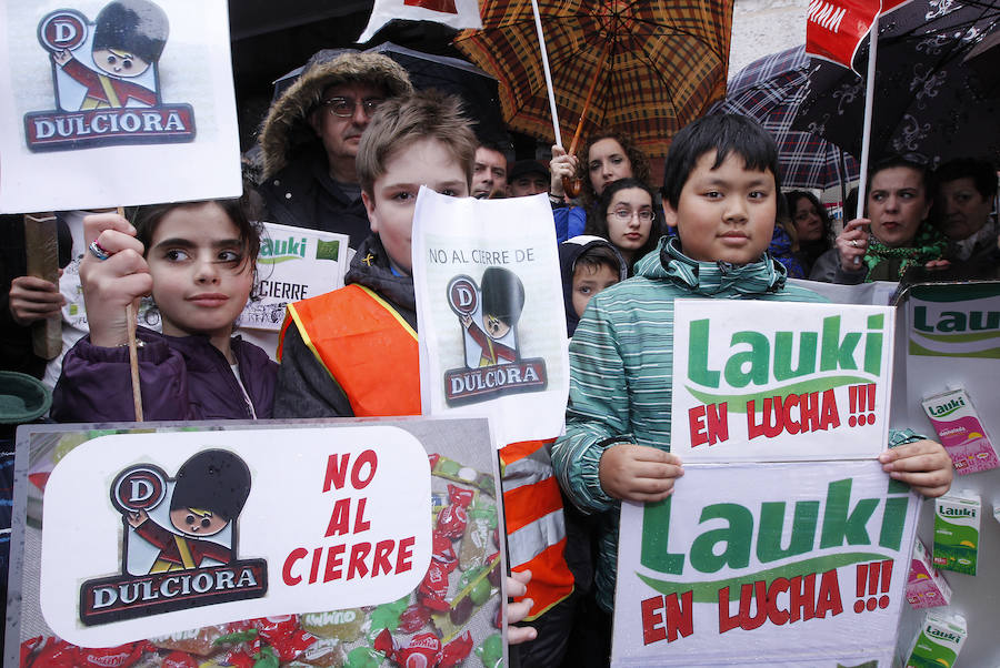 Manifestación en Valladolid contra el cierre de Lauki y Dulciora