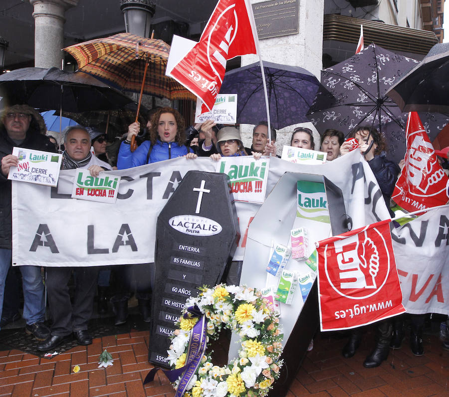 Manifestación en Valladolid contra el cierre de Lauki y Dulciora
