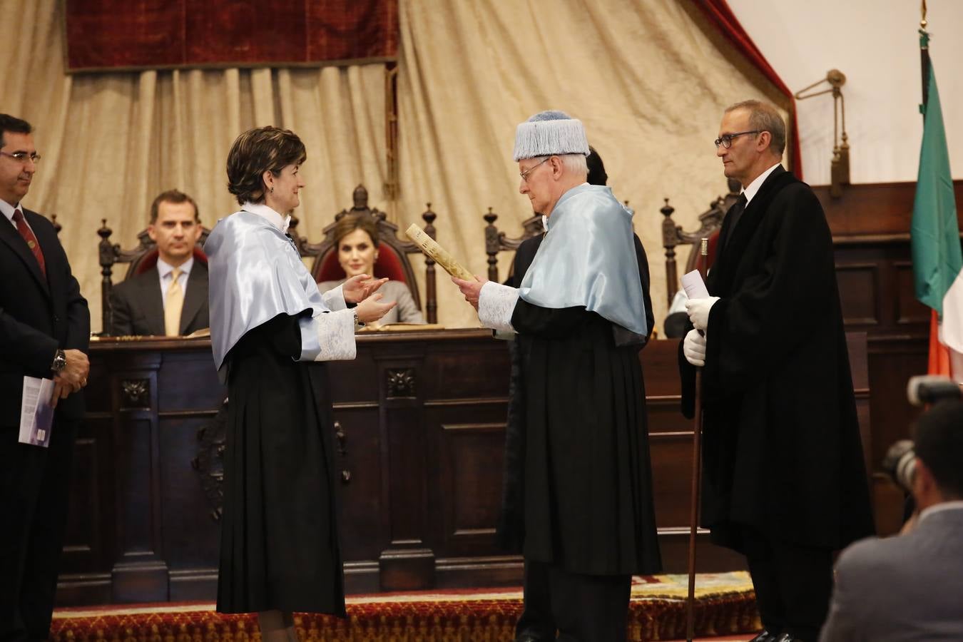 Los Reyes presiden en Salamanca la investidura honoris causa de Víctor García de la Concha y José Narro (1/2)