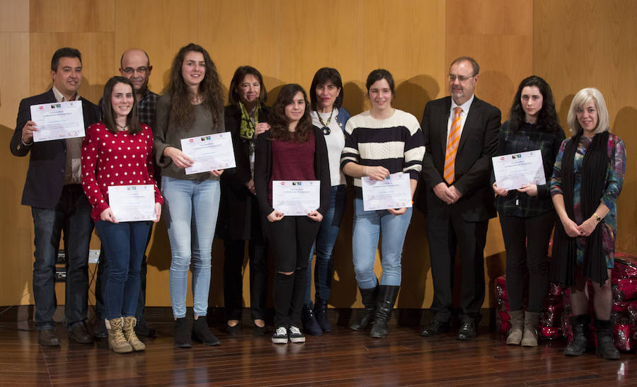 El consejero de Educación, Fernando Rey, entrega los premios IMUVA &#039;Las matematicas de la madre tierra&#039;