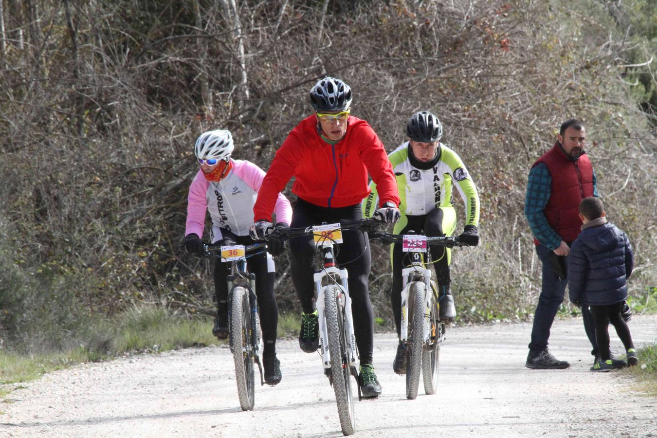 Primera etapa de la BTT Series de Valladolid celebrada en Campaspero (1/2)