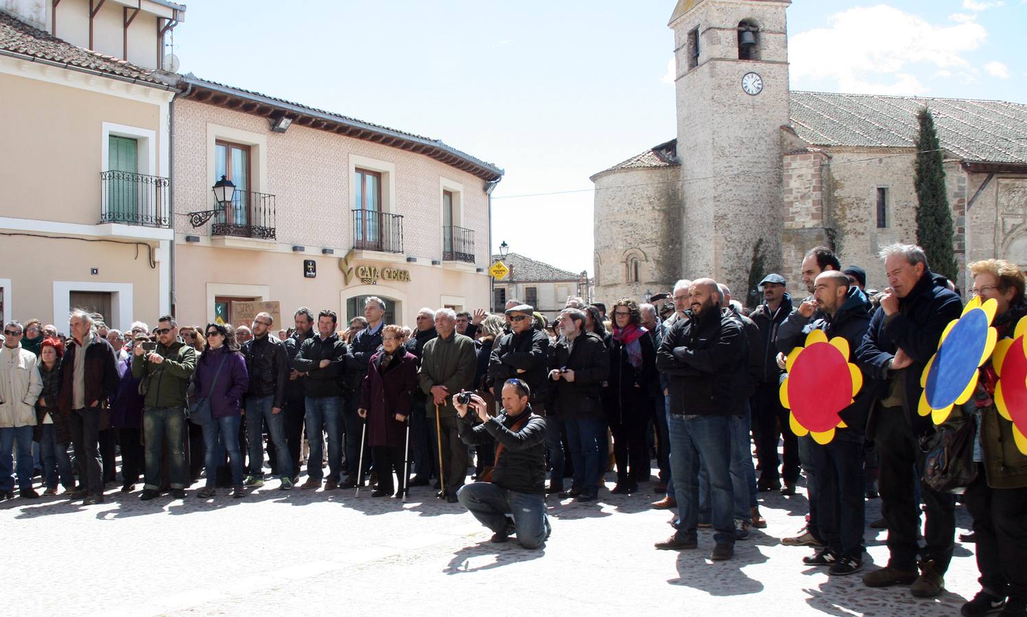 La localidad segoviana de Fuentepelayo se manifiesta en repulsa por los actos vandálicos