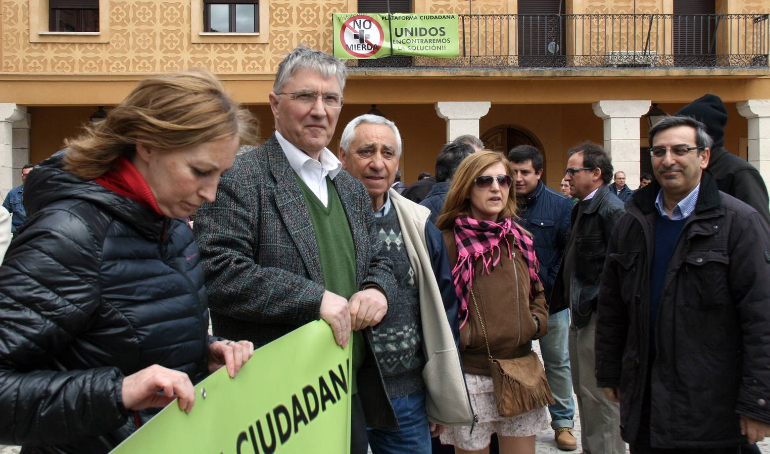 La localidad segoviana de Fuentepelayo se manifiesta en repulsa por los actos vandálicos