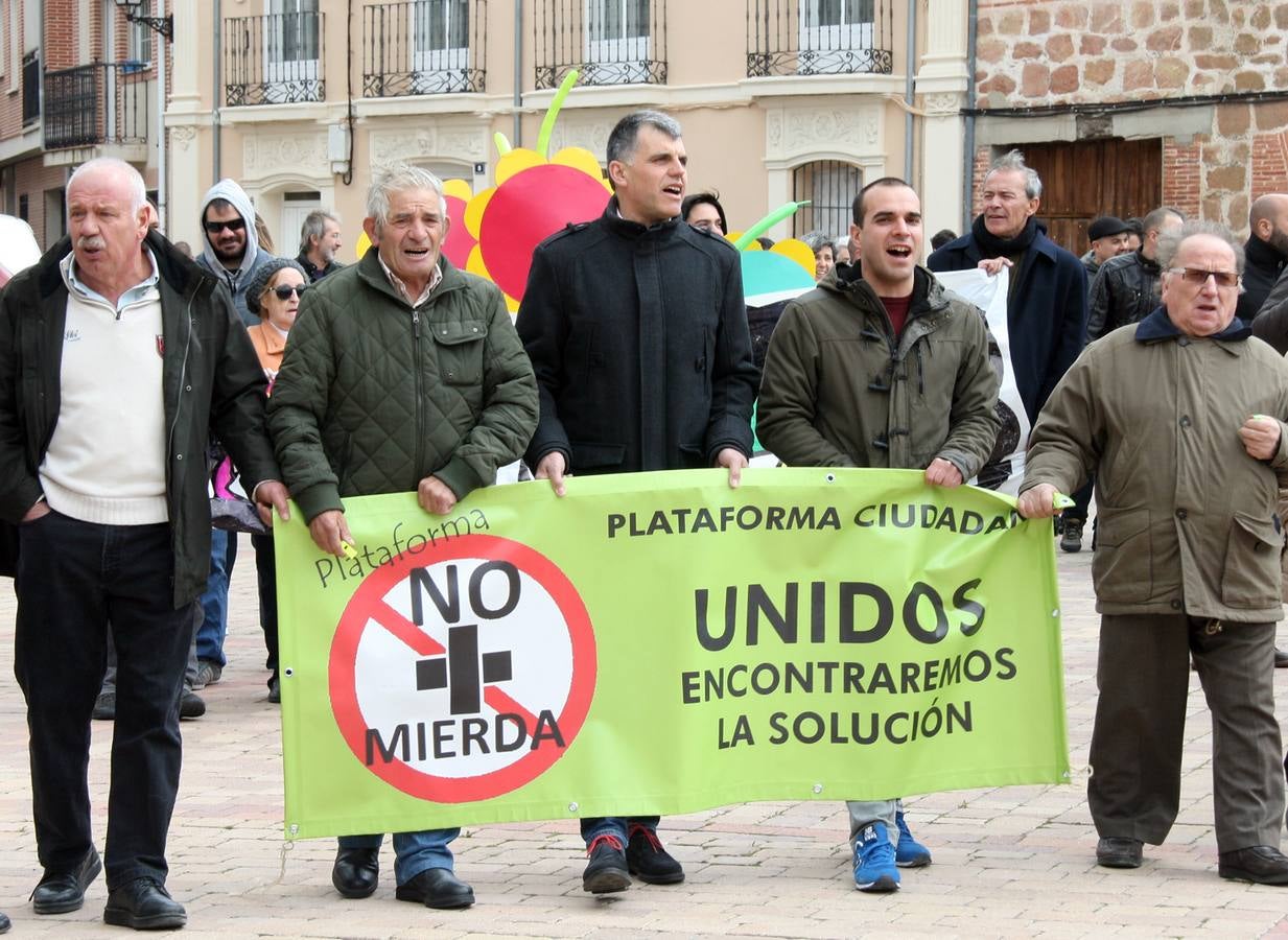 La localidad segoviana de Fuentepelayo se manifiesta en repulsa por los actos vandálicos