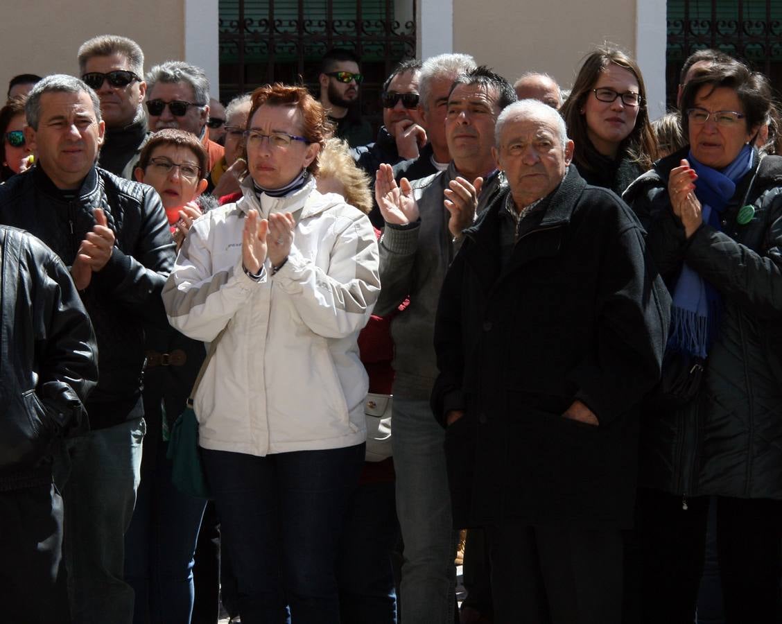 La localidad segoviana de Fuentepelayo se manifiesta en repulsa por los actos vandálicos