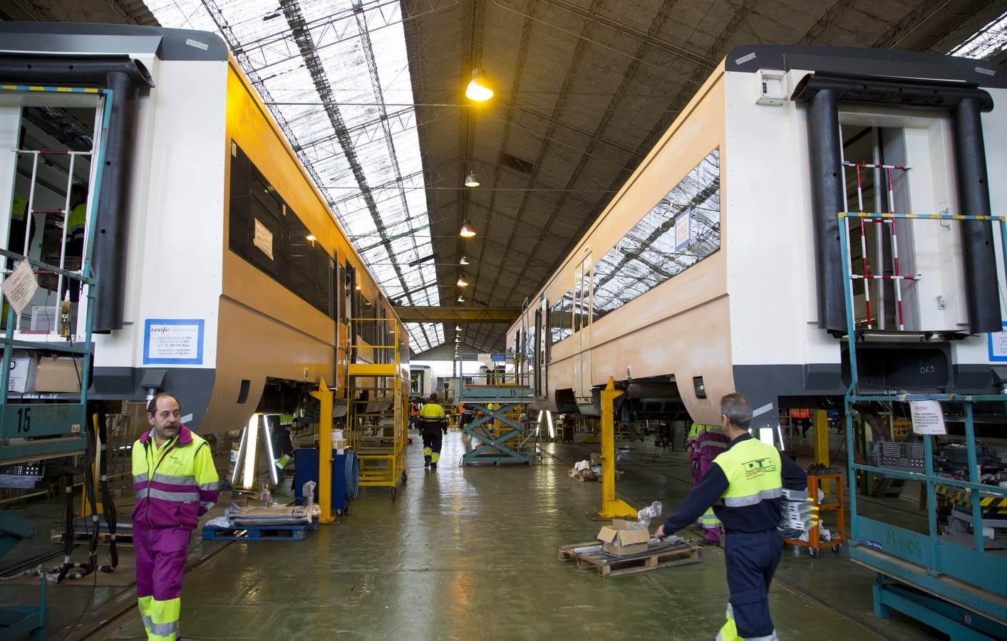 La ministra de Fomento preside en Valladolid la firma de un convenio para impartir un ciclo FP en mantenimiento de material ferroviario