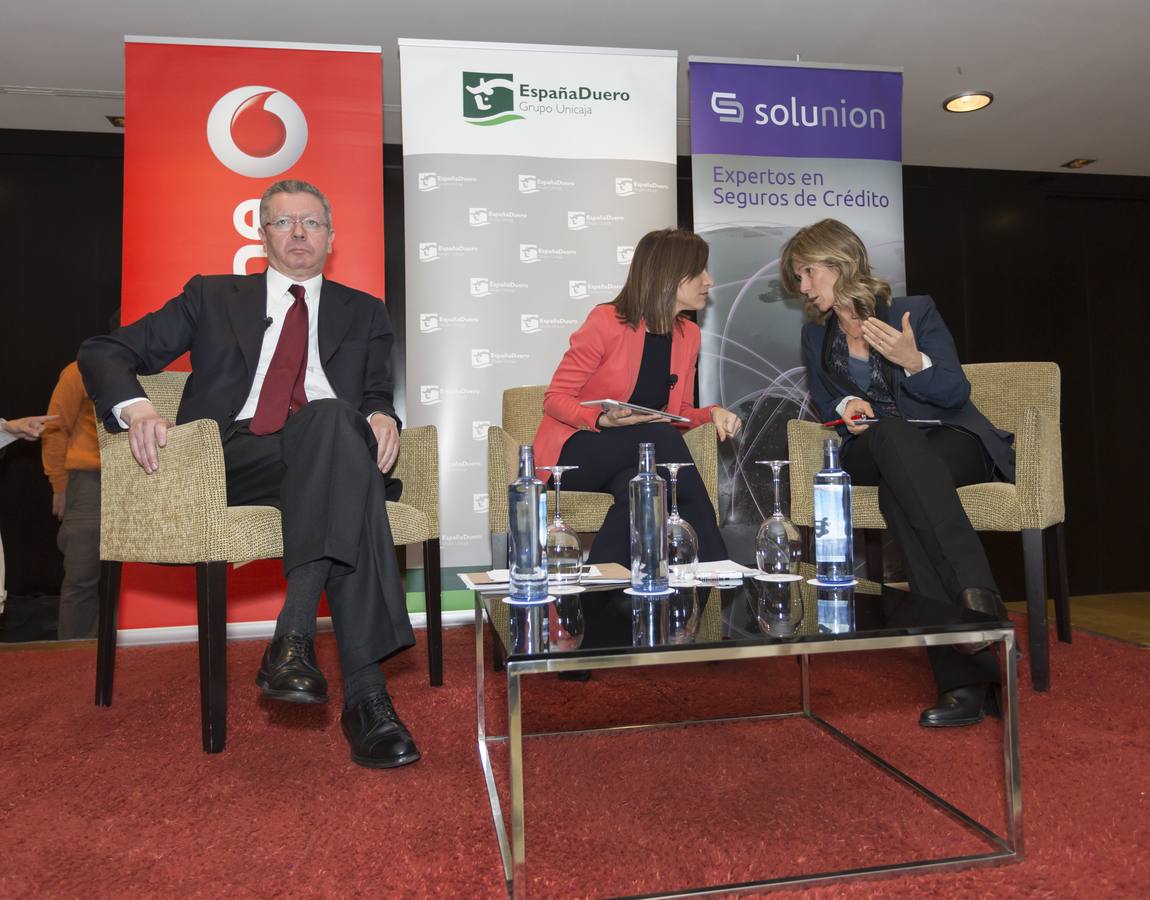 Los exministros Alberto Ruiz Gallardón y Cristina Garmendia participan en el foro empresarial &#039;Diálogos para el desarrollo&#039;