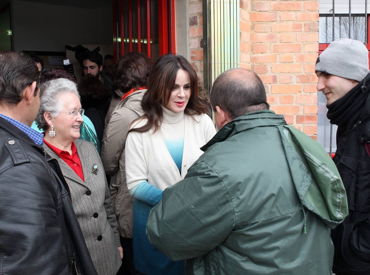 La presidenta de las Cortes, Silvia Clemente, inaugura las nuevas instalaciones de la asociación Amanecer de Segovia