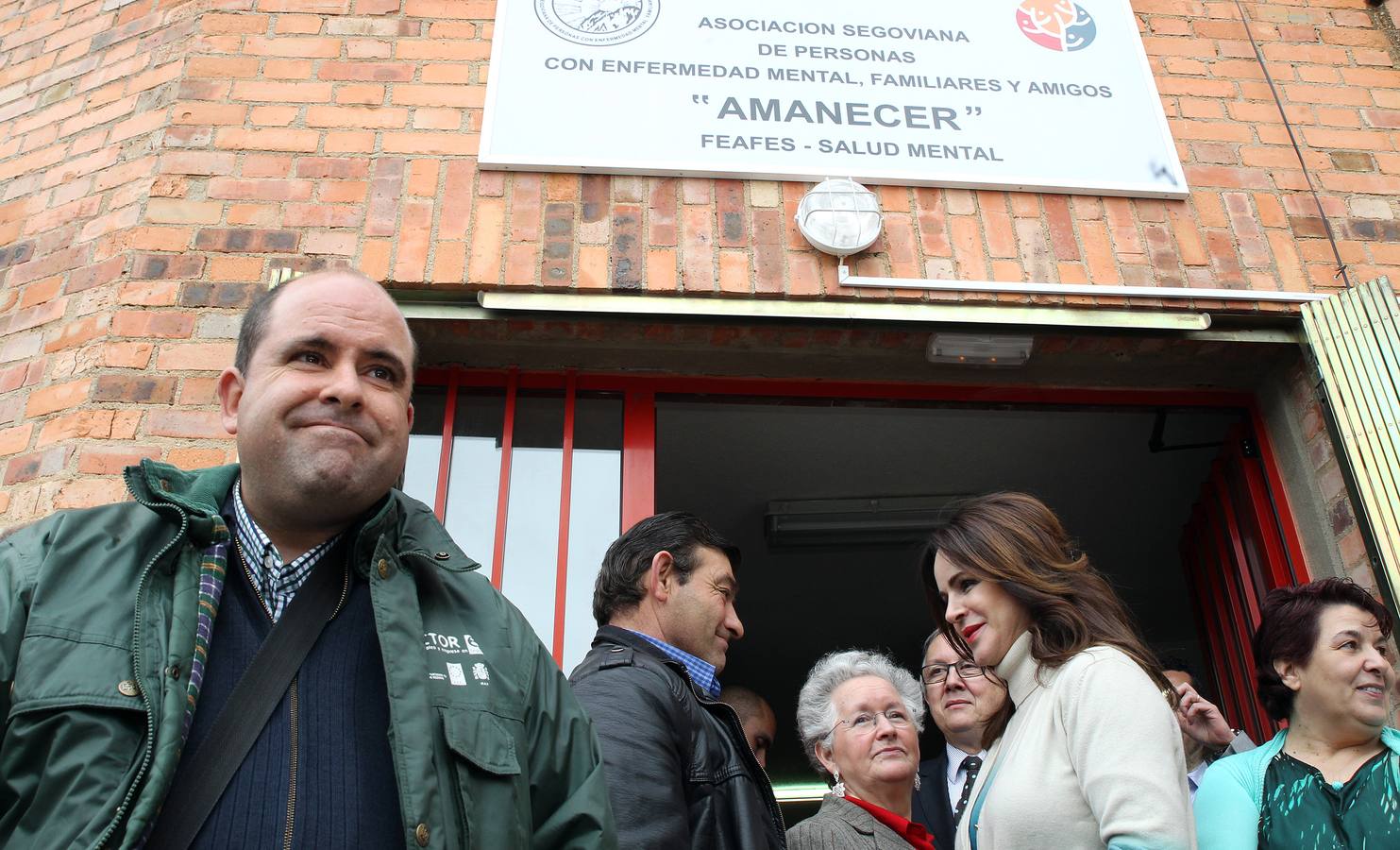 La presidenta de las Cortes, Silvia Clemente, inaugura las nuevas instalaciones de la asociación Amanecer de Segovia