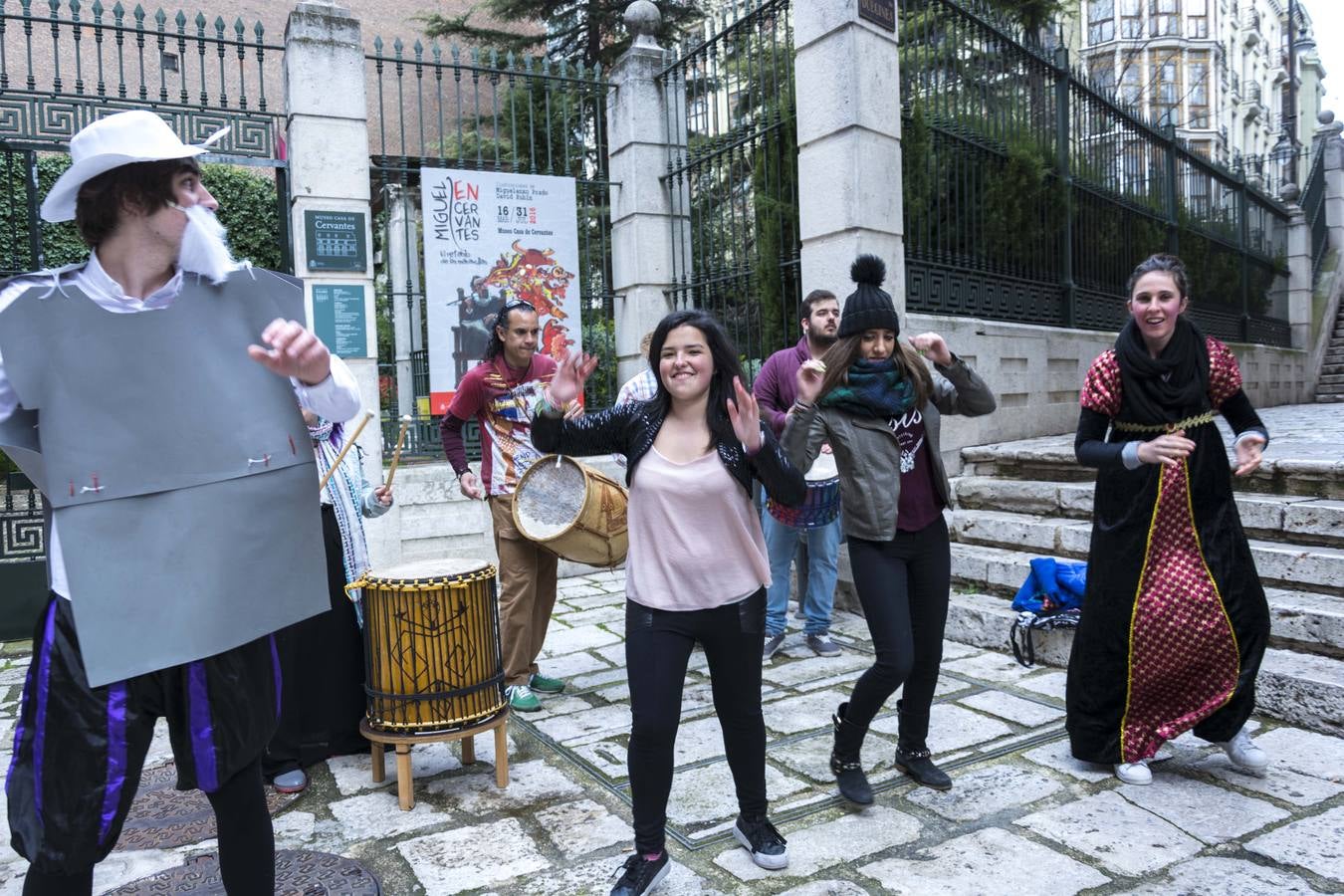 Estudiantes de los institutos Ferrari y Diego de Praves organizan una ruta teatralizada en torno a Cervantes