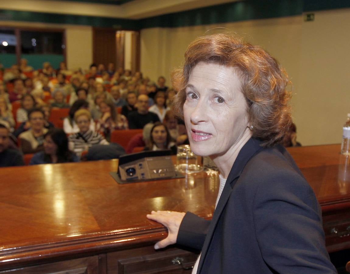 Julia Navarro, en el Aula de Cultura de El Norte de Castilla