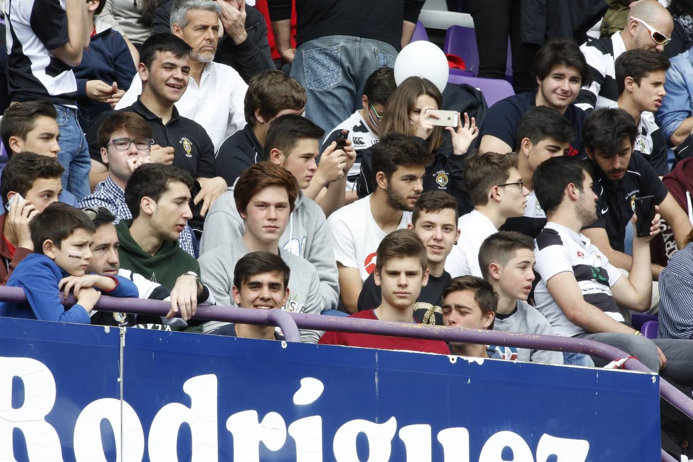 La afición vallisoletana disfruta en la final de la Copa del Rey de rugby