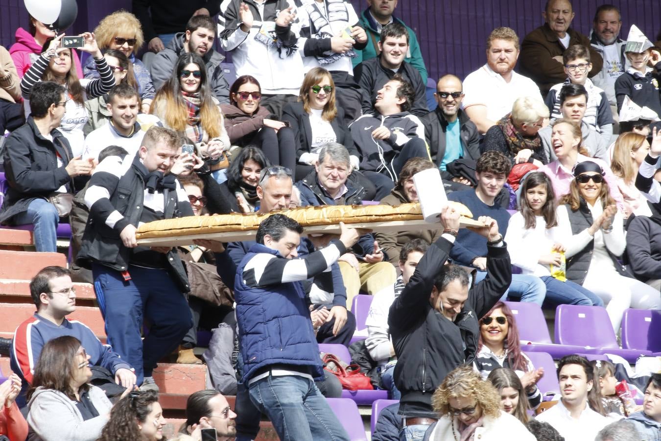 La afición vallisoletana disfruta en la final de la Copa del Rey de rugby