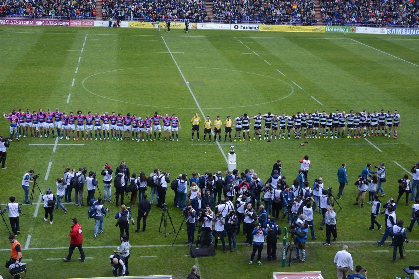 Fotos de las horas previas a la final de la Copa del Rey de rugby en Valladolid (2/3)