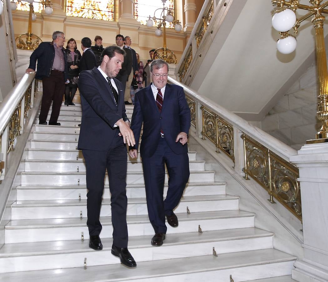 El alcalde de León, Antonio Silván, visita Valladolid
