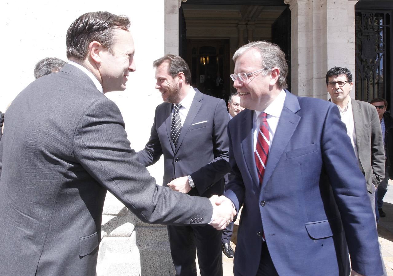 El alcalde de León, Antonio Silván, visita Valladolid
