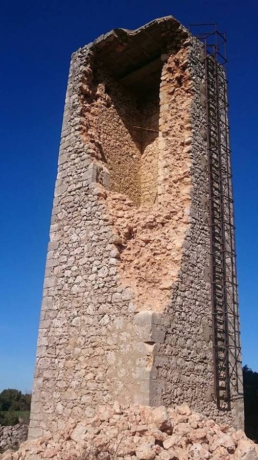 Las lluvias provocan un desprendimiento en el torreón de la Greda