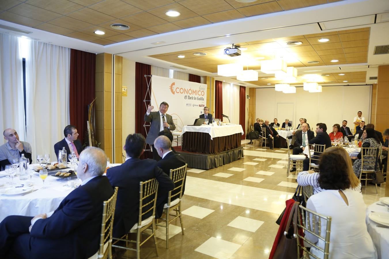 El catedrático Jaume Ventura, en el Foro Económico de El Norte de Castilla en Salamanca