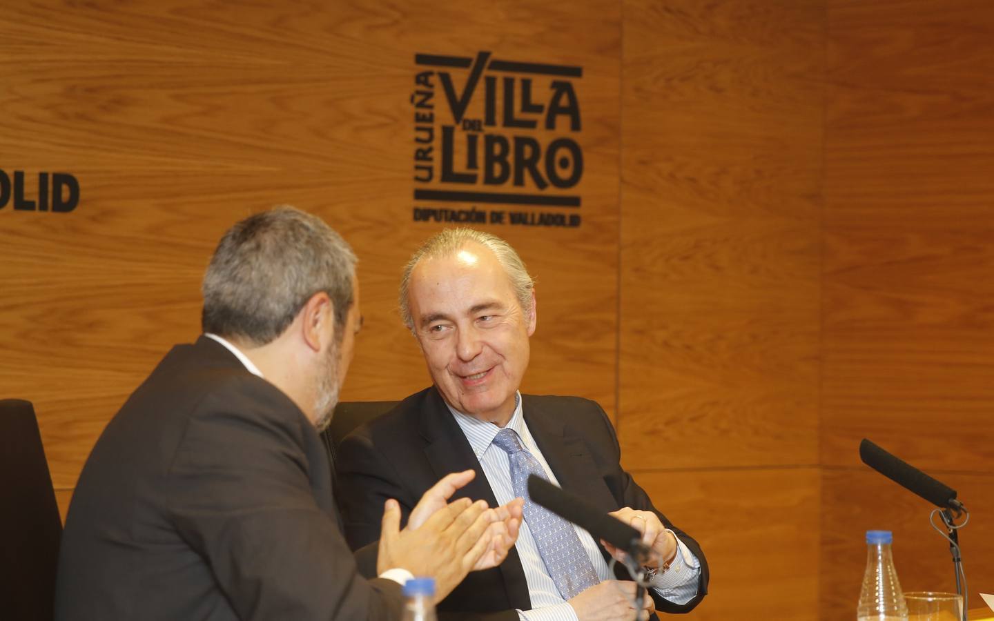 Luis Alberto de Cuenca visita la Villa de Urueña para hablar de la poesía en la obra de Cervantes