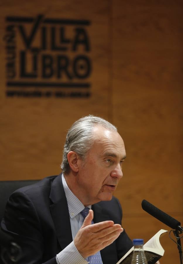 Luis Alberto de Cuenca visita la Villa de Urueña para hablar de la poesía en la obra de Cervantes