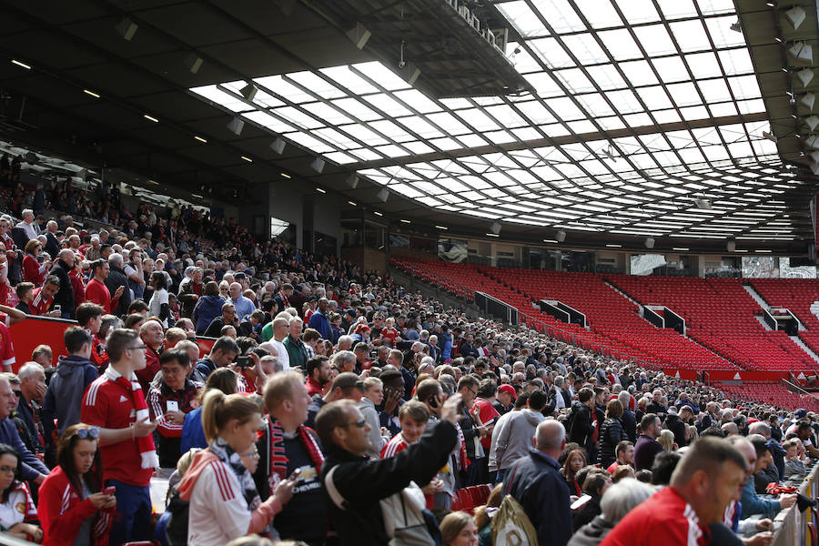 Las imágenes de la suspensión del partido del Manchester United -Bournemouth